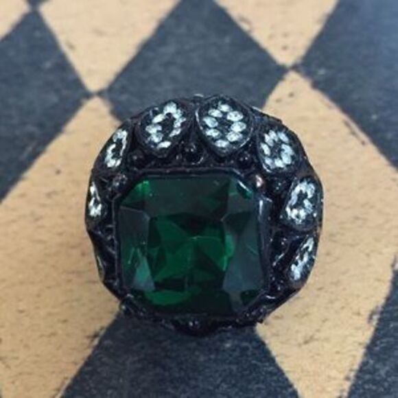 HOST PICK Green cocktail ring - Picture 4 of 4